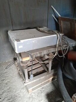 Vibračný stôl  na výrobu betónových výrobkov