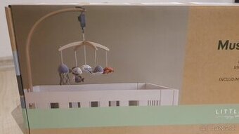 Detský kolotoč na postieľku