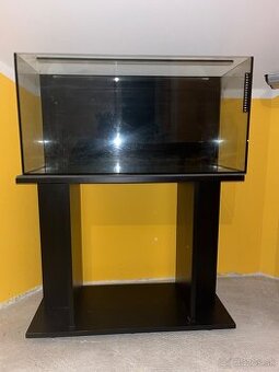 Akvárium aj so stolíkom