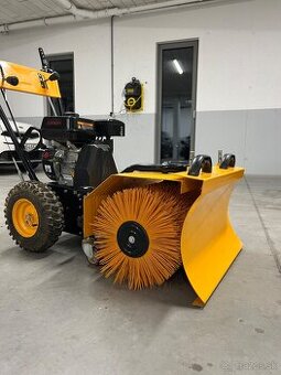 Multifunkčná snehová radlica / zametač