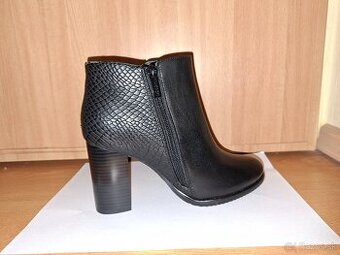 Rôzne značkové topánky