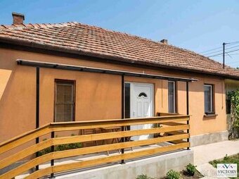 DOM S OBYTNOU ČASŤOU + PRIESTOR NA DROBNÉ PODNIKANIE V MÉRA