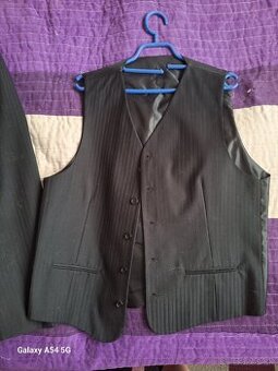 Oblek komplet s vestou + svadobná kravata