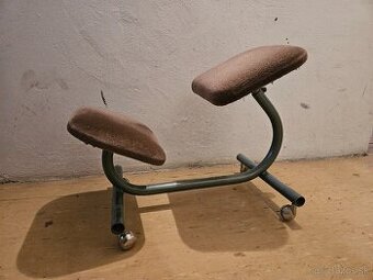 Kľakačka na kolieskach