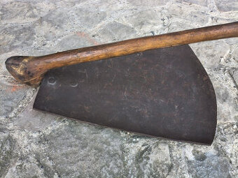 Staré náradie,motyka,lopata,sekera,nebožiec kováčske