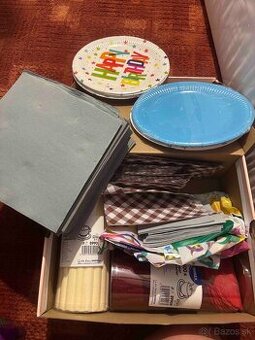 Obrúsky, papierové taniere a podložky pod poháre – spolu