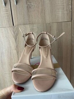 Nove sandalky 41