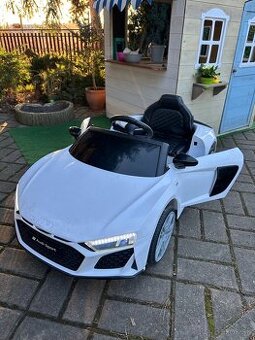 Elektrické autíčko Audi R8 Lift biele