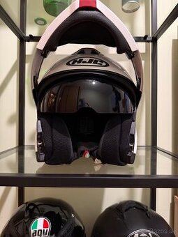 Vyklapacia helma na motorku HJC