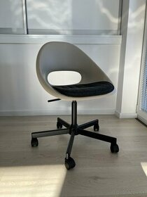 Otočná stolička IKEA