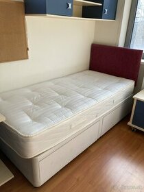 Queen-sized bed znacky Stuart Jones + kvalitny matrac - 1