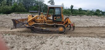 Buldozer caterpillar D4