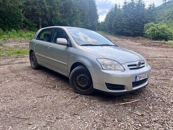 Toyota Corolla 1,6 benzín