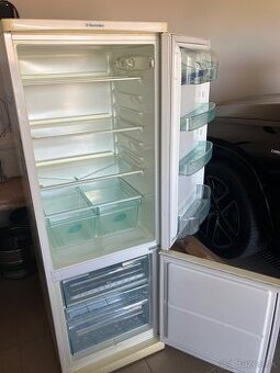 Predám kombinovanú chladničku Elektrolux