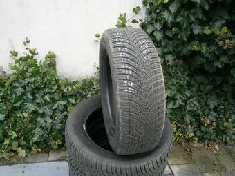 Predám 4x zimné ako nové pneu Goodyear 215/60 R17 100VXL