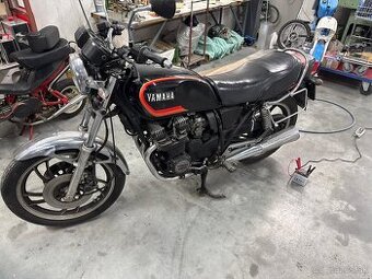 Yamaha xj 550