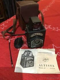 starožitný fotoaparát Altissa
