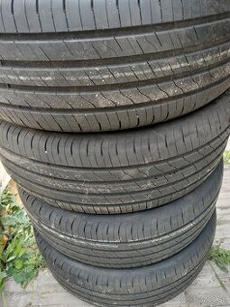 Predam pneu Goodyear performance R17