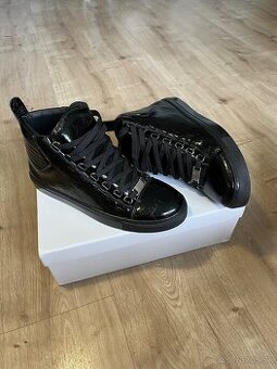 Balenciaga Arena