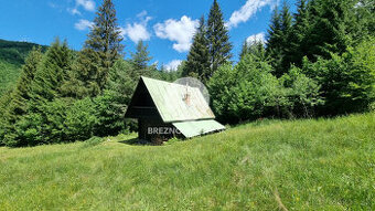 Rekreačný pozemok s drevenicou – Hronec - príroda, výhľady,