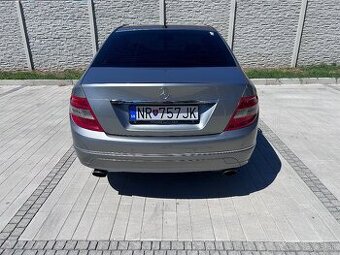 Mercedes-Benz C320
