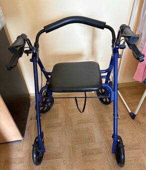 Chodítko pre seniorov a hygienická stolička