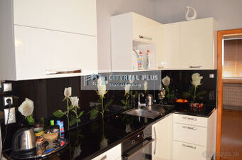 EXKLUZÍVNE  Predaj 3 izbový prerobený byt Nábrežná NZ - 1