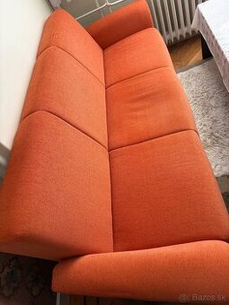 Sedačka s úložným priestorom