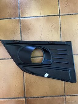 Predám rámček hmlovky na citroen c4 picasso 2008