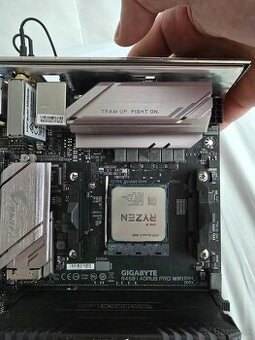 Predám základnú dosku Gigabyte B450 I WIFI + proc. + RAM