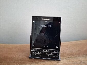 Blackberry Q30