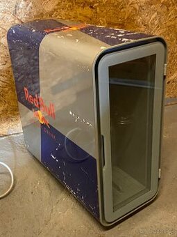 Redbull chladnicka