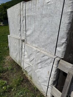 Vaskovaci box, plastové palety, drenáž
