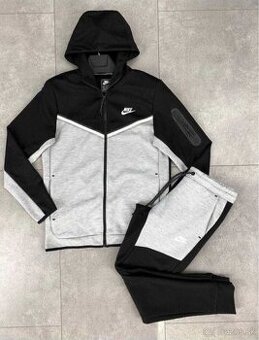 Nike Tech Fleece