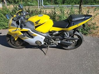 Honda cbr 600 f - REZERVOVANA