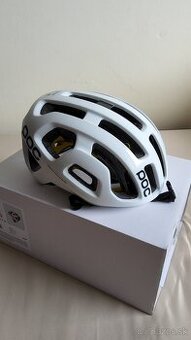 Prilba POC Octal