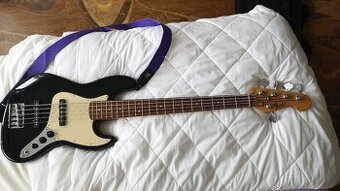 5-strunová basgitara Fender Jazz