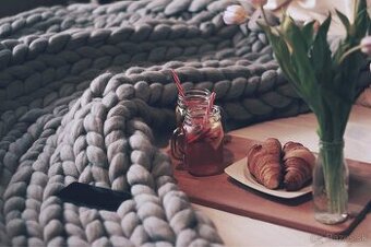 Ručne pletená deka z hrubej vlny – nová, sivá farba - 1