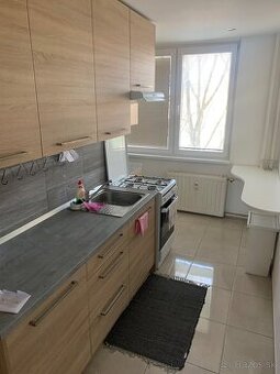 1izb byt v centre mesta na prenájom