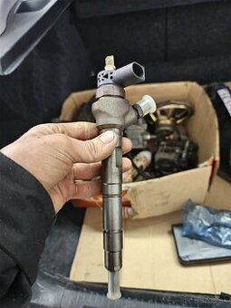 Vstrekovacie trysky 2.0tdi CR 03L 130 271J