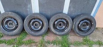 Predam dve sady oceľových diskov s pneumatikami ZIMNE