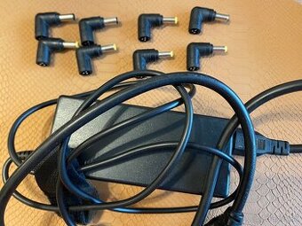 Predam univerzalny adapter na NTB PA-3900–Z