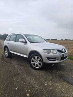 VW Tuareg 2.5L 6kvalt manuál android auto