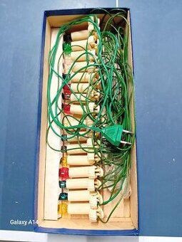 Vianočné gule a svetielka