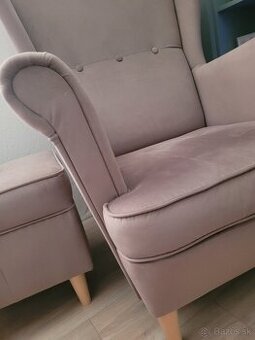 Kreslo ušiak s taburetkou