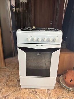 Kombinovaný sporák Indesit