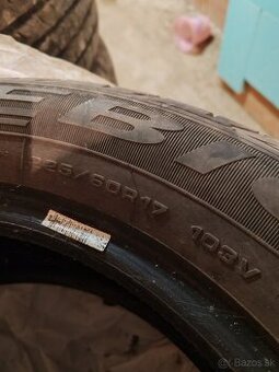 Predám zimné pneu 225/60R17