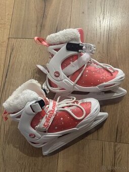 Dievčenské nastaviteľné korčule na ľad