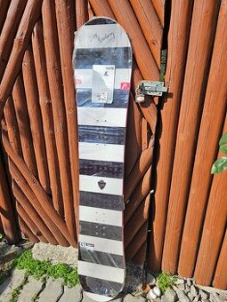 Úplne nový Head snowboard ešte zabalený