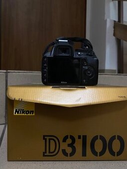 NIKON D3100